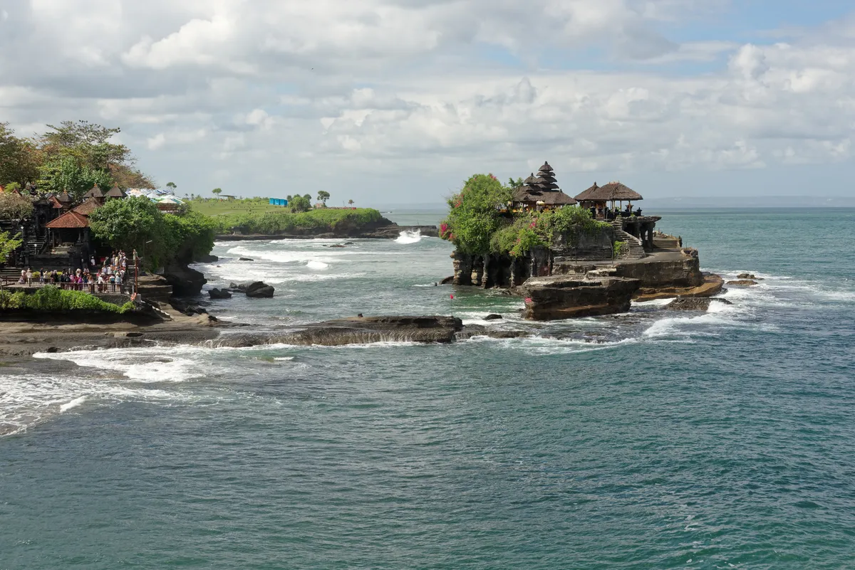 วัดบาหลี 2026 — Uluwatu Tanah Lot Tirta Empul 10 วัดต้องไป