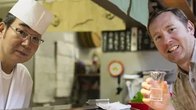Kanazawa ăn gì 2026 — chợ Omicho, kem vàng lá