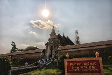 Lampang 2026 — phố cổ xe ngựa & gốm gà trống Bắc Thái