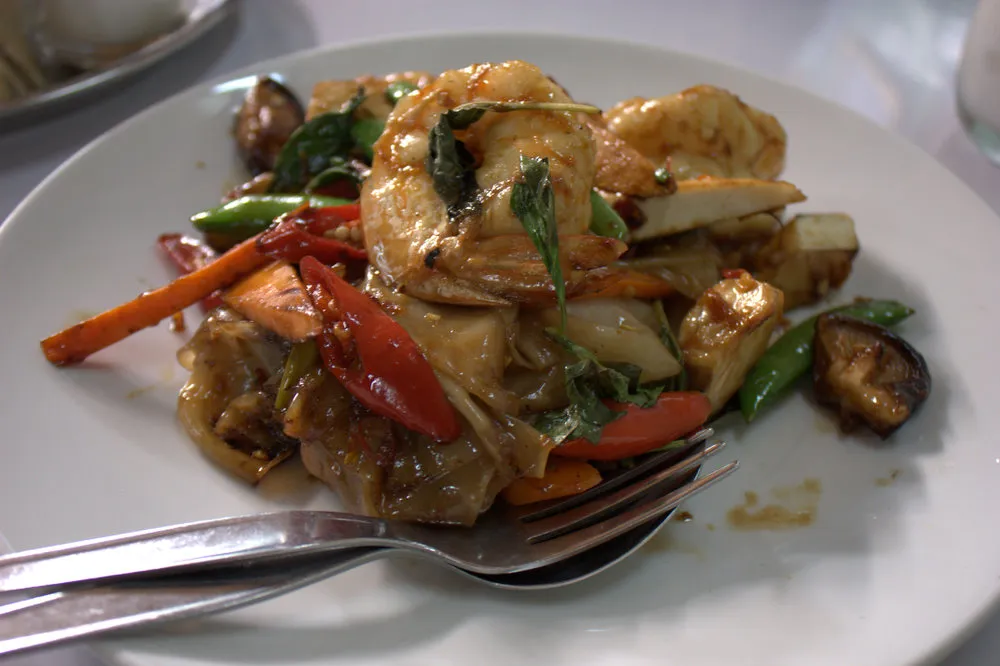Kuliner Thailand 2026 — Pad Thai, Tom Yum, Som Tam, 20 Menu